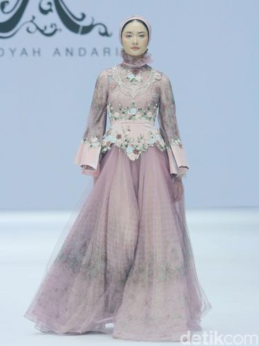 Koleksi Heaven Lights dan Ayu Dyah Andari di JFW 2025