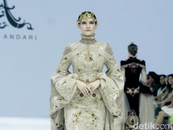 Heaven Lights, Ayu Dyah Andari dan Artkea Bawa Keindahan Bunga di JFW 2025