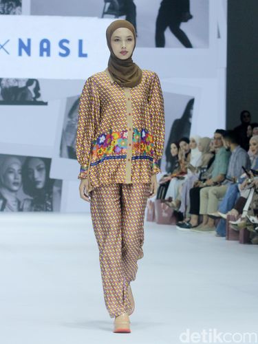 Koleksi Zaskia Sungkar x Nasl 'Eternal' di JFW 2025 Koleksi Zaskia Sungkar x Nasl 'Eternal' di JFW 2025
