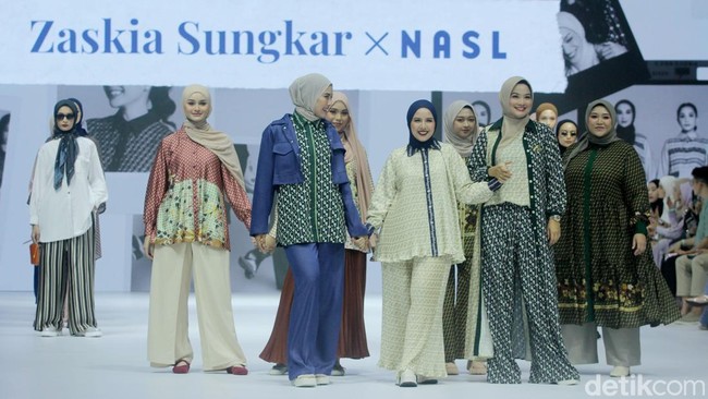 Inilah koleksi terbaru kolaborasi Zaskia Sungkar x NASL di Jakarta Fashion Week 2025, bertempat di City Hall, Pondok Indah mall 3, Jakarta Selatan, Jumat [25/10/2024]. Foto: Mohammad Abduh/detikcom.