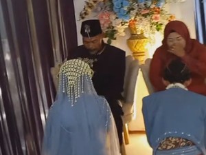 Pernikahan Viral Momen Haru Sungkeman Jadi Ambyar karena Kembang Goyang