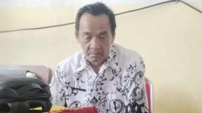 Guru agama berinisial AS (58) di Kabupaten Muna, Sulawesi Tenggara (Sultra), ditetapkan sebagai tersangka kasus dugaan penganiayaan terhadap siswanya inisial LMEG (11).