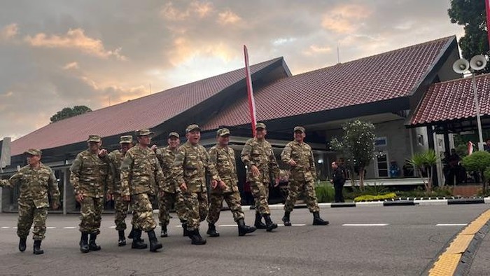 Para Menteri ikut Retreat di Akmil Magelang