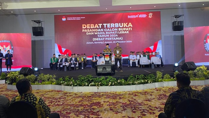 Pasangan nomor urut 03 di Pilbup Kabupaten Lebak Sanuji Pentamarta-Dita Fajar Bayhaqi.