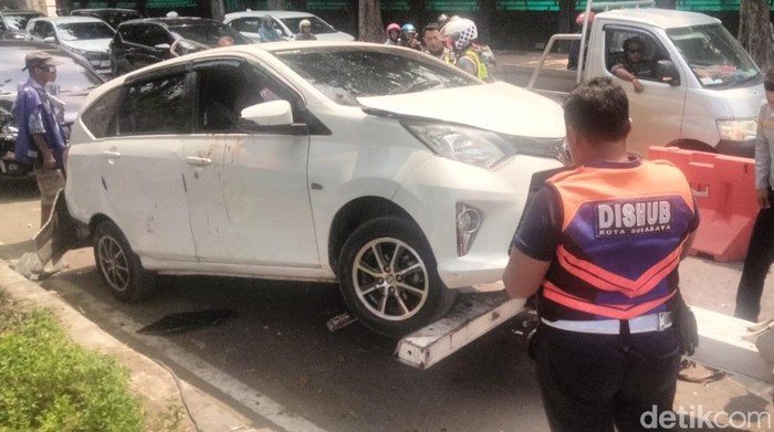 pelaku pencurian disergap disergap di jalan darmo tepatnya taman bungkul