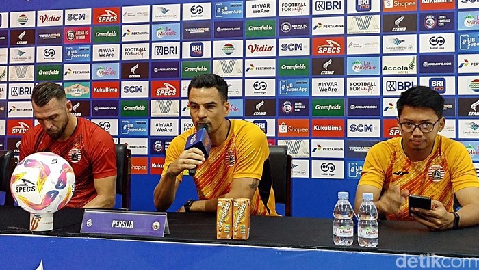 Pelatih Persija, Carlos Pena dan Marco Simic