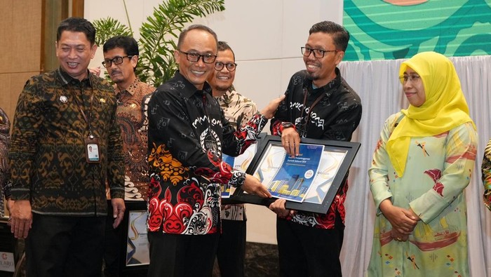 Pemprov Sulsel meraih penghargaan EPPS predikat baik dari BPS Sulsel.