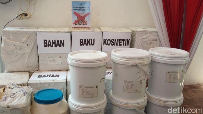 Penampakan bahan baku pembuatan skincare disita BPOM Makassar dari oknum pengusaha nakal. Andi Sitti Nurfaisah/detiKSulsel