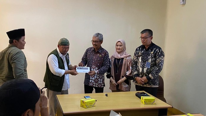 Perwakilan massa diterima Asisten Sekda Bidang Perekonomian dan Pembangunan DIY, Tri Saktiyana di Kompleks Kepatihan, Kota Jogja, Jumat (25/10/2024).