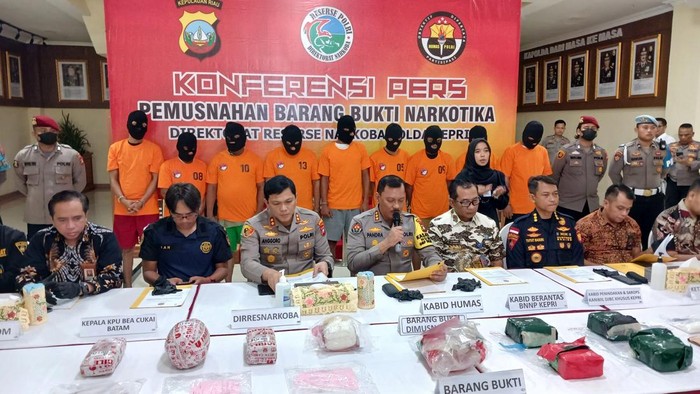 Polda Kepri musnahkan 7,1 kilogram sabu dan 3,8 kilogram ganja pengungkapan September-Oktober. (Alamudin/detikSumut)