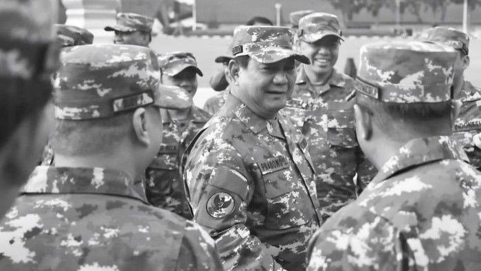 Presiden Prabowo Subianto unggah potret hitam putih retreat kabinet Merah Putih di Akmil, Magelang, Jawa Tengah.