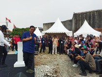 Pramono Janji Keruk dan Pompa Genangan Abadi di Kampung Apung Jakbar