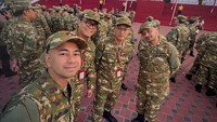Kabinet Merah Putih di Akademi Militer atau Akmil Magelang, Jawa Tengah pada Jumat pagi, 25 Oktober 2024, ini bukan latihan kemiliteran. Kegiatan pembekalan untuk menyamakan frekuensi dan gerak langkah dalam pemerintahannya Salam Hormat Kabinet Merah Putih, tulis Raffi Ahmad. Foto: instagram Raffi Ahmad dan Nagita Slavina