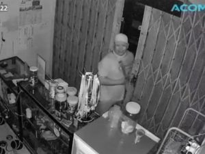 Kawanan Perampok Agen Bank Bersenpi di Mura Terekam CCTV, Pelaku Diburu Polisi