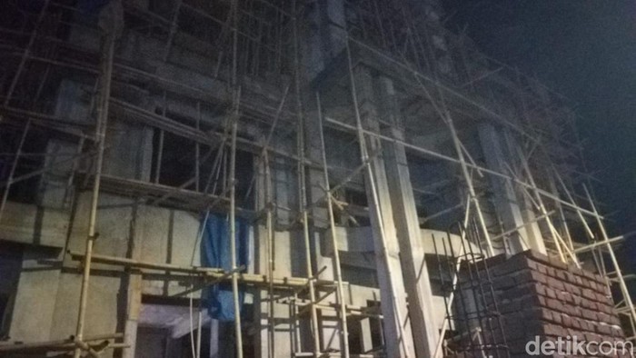 Rumah milik owner skincare Makassar yang sementara dibangun di Kecamatan Tamalanre disegel karena tidak kantongi IMB.