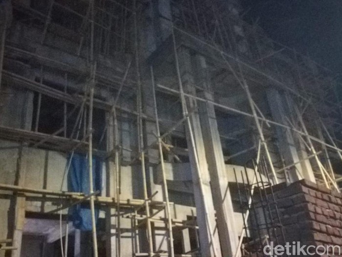 Rumah milik owner skincare Makassar yang sementara dibangun di Kecamatan Tamalanre disegel karena tidak kantongi IMB.