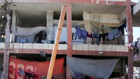 Namun bangunan ini masih digunakan warga untuk tempat berlindung.  