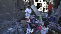 Pasukan Israel melancarkan serangan udara yang menargetkan beberapa bangunan, termasuk apartemen.