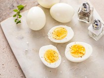 3 Hal yang Terjadi Jika Rutin Makan Telur Rebus, Bukan Bisulan