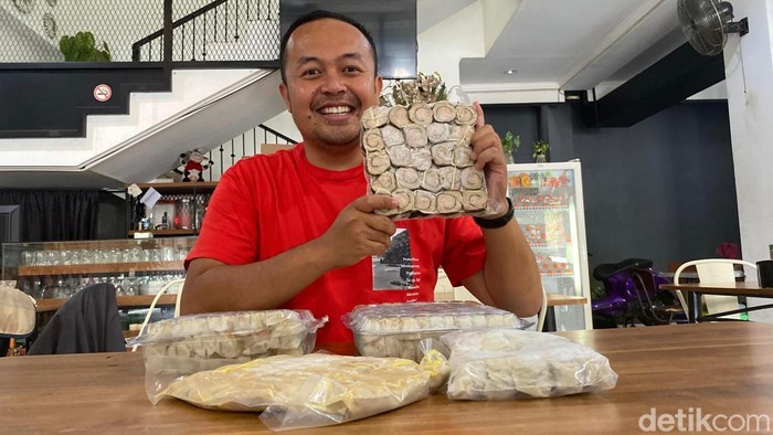 Yanuar Wibowo, Owner Pabrik Dimsum Bandung.