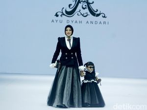 8 Potret Aurel Hermansyah Makin Langsing, Gandeng Ameena Jadi Model di JFW
