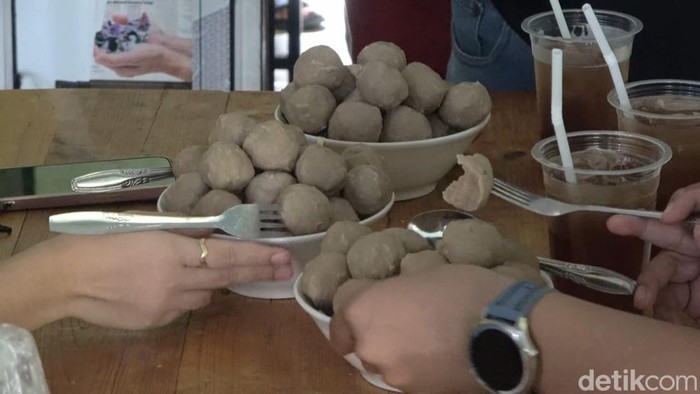 Bakso Kapok, Warung Bakso viral di Lamongan