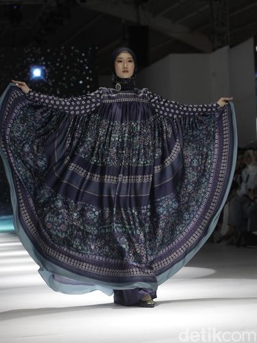 Fashion show Benang Jarum dan Nada Puspita di JFW 2025 Fashion show Benang Jarum dan Nada Puspita di JFW 2025