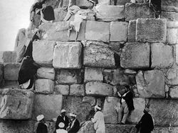 Deretan Foto Sejarah Ini Punya Fakta Mengejutkan dan Jarang Diketahui