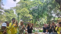 Launching harimau benggala putih bernama Anara di Kebun Binatang Surabaya (KBS) disambut antusias pengunjung.