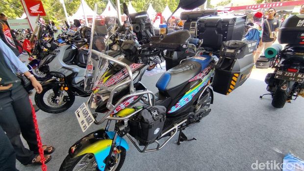 Motor Beat milik finalis Honda Modif Contest asal Medan, Rinto Pangaribuan (24), dalam gelaran Honda Bikers Day di Klaten, Sabtu (26/10/2024).