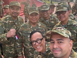 Gaya Menteri dan Wamen di Akmil Magelang Pakai Baju Loreng Hingga Safari