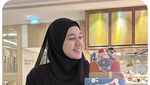 Keseruan Dhini Aminarti Saat Makan Bareng Suami hingga Masak