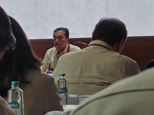 Luhut: Dulu Saya Senior di TNI, Sekarang Pak Prabowo Pimpinan Saya