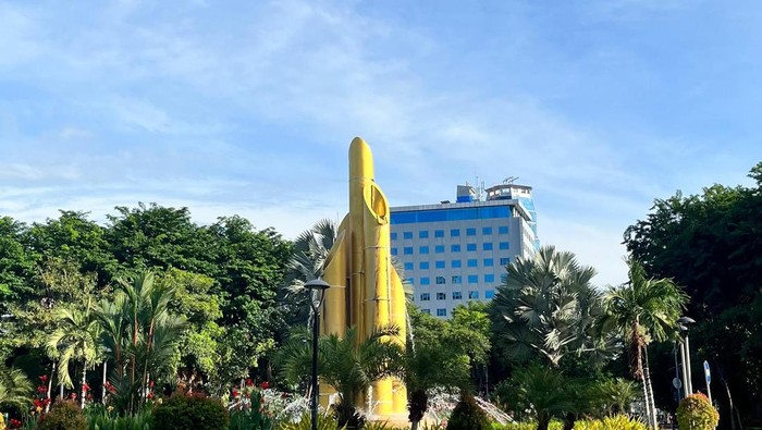 Langit Cerah Kota Surabaya
