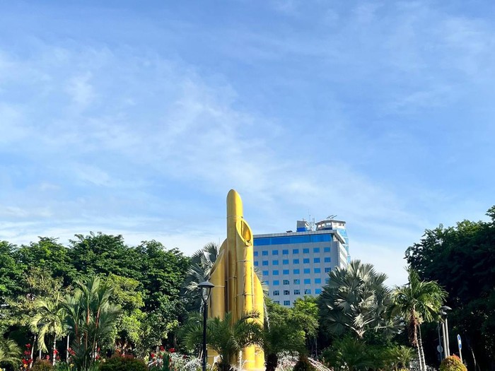 Langit Cerah Kota Surabaya