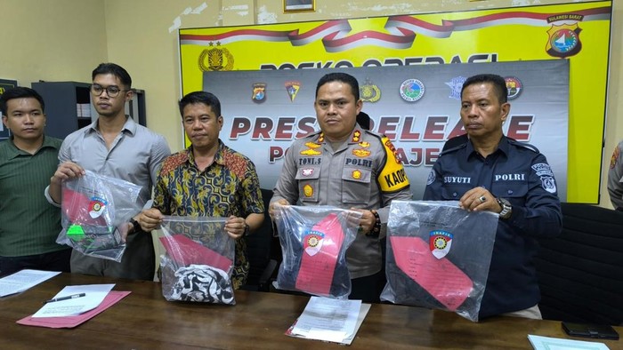 Polisi merilis kasus 2 remaja pelaku pencurian dan pelecahan terhadap mahasiswi di Kabupaten Majene, Sulawesi Barat (Sulbar).