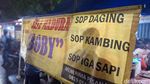 Jajan Martabak hingga Sate Kulit Telur di Jalan Sabang
