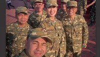 Raffi Ahmad  sebagai Utusan Khusus Presiden Bidang Pembinaan Generasi Muda dan Pekerja Seni pun mengabadikan momen bersama Menpar Widiyanti. (Instagram/Widiyanti Putri Wardhana)