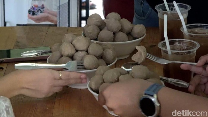 Nikmatnya Bakso Kapok Ambil Sepuasnya