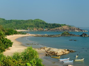 Genjot Pariwisata, Kota Ini Pertimbangkan Izin Turis Minum Miras di Pantai