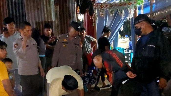 Polisi sita 100 liter miras jenis tuak yang ditampung untuk dikonsumsi saat resepsi pernikahan. Dokumen Istimewa