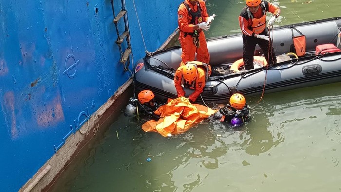 Pria tewas tenggelam di Kalimas Surabaya