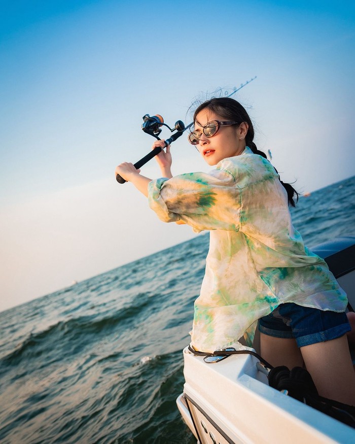 Prilly Latuconsina memancing di Jakarta Prilly Latuconsina memancing di Jakarta