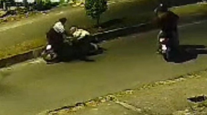 Rekaman CCTV dua wanita jadi korban begal di Jambi