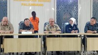 Selanjutnya, Alnaura akan menjalani masa tahanannya selama 2 tahun di rumah tahanan di Palembang. Foto: Welly Jasrial Tanjung/detikcom