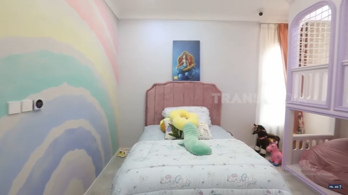 Rumah baru Sarwendah/Tangkapan layar/Youtube FYP Trans7 Rumah baru Sarwendah.