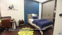 Ada pula kamar Betrand dengan interior dominan warna biru tua dan putih. Di dalamnya terdapat tempat tidur untuk 1 orang, meja belajar, lemari yang besar dan area untuk menyimpan koleksi sepatu dan mainan. Foto: Tangkapan layar/Youtube FYP Trans7