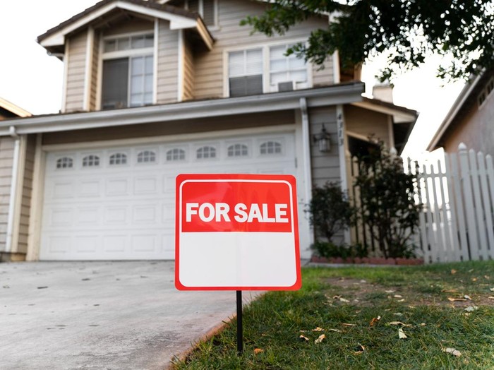Ilustrasi rumah dijual.