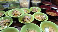 Porsi soto yang ditawarkan juga cukup besar. Harganya dibanderol tergolong murah mulai dari Rp 23.000an saja. Foto: detikcom/Diah Afrilian