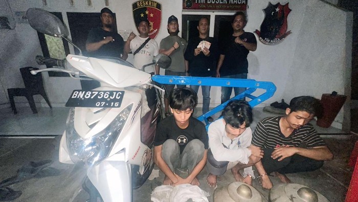 Tampang tiga tersangka pencurian alat kesenian di Pangkalpinang.